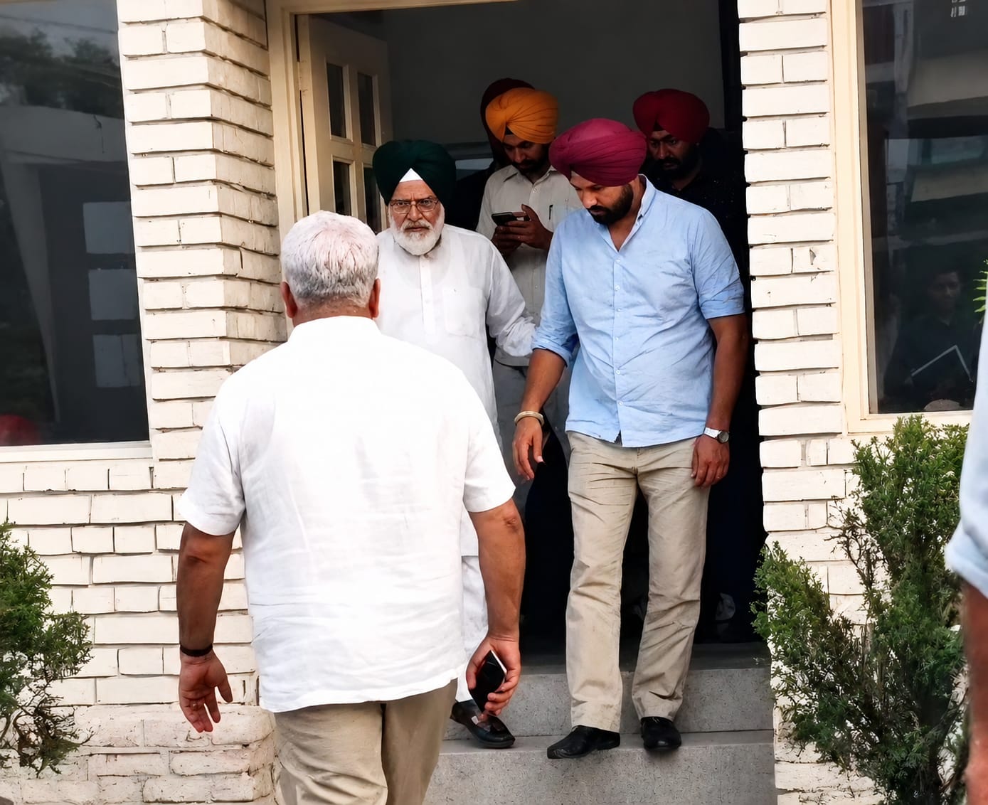 Raja warring meeting with dullo